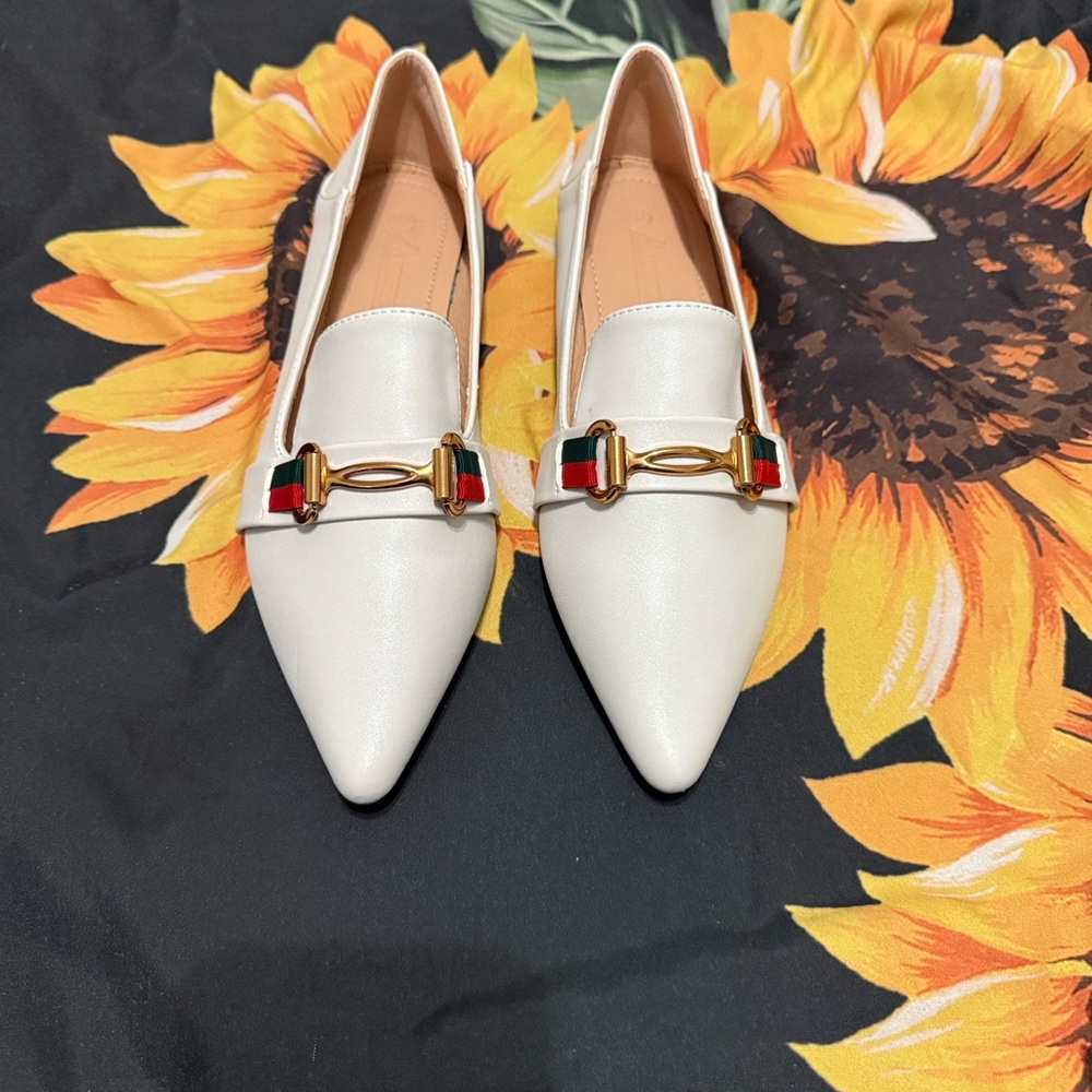 Chic Cream Loafers with Gold, Green and Red Accents